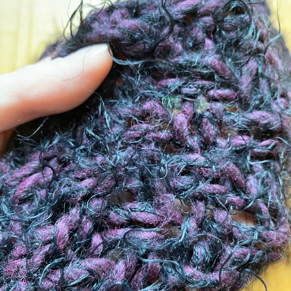 Alpaca wool black and purple infinity scarf - Picture 3 of 4